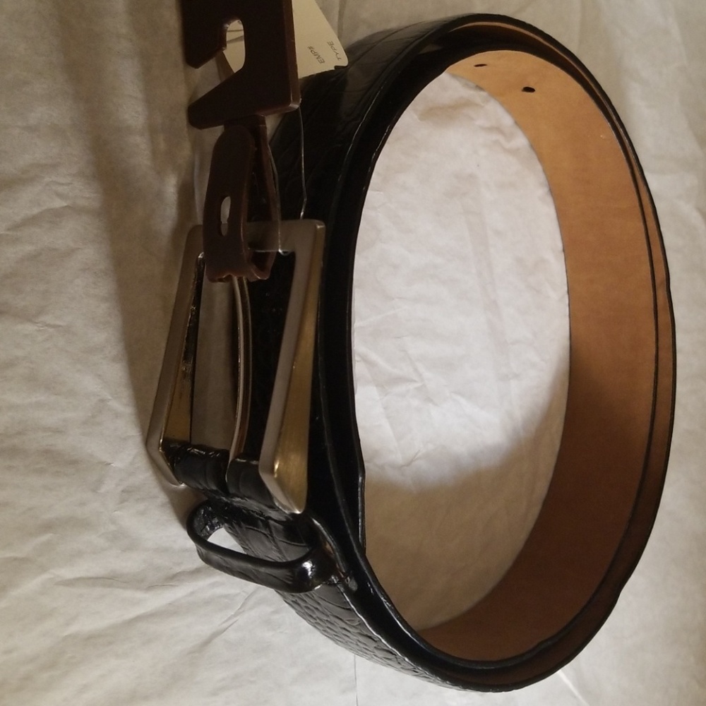 Brand New Neiman Marcus Alligator embossed belt